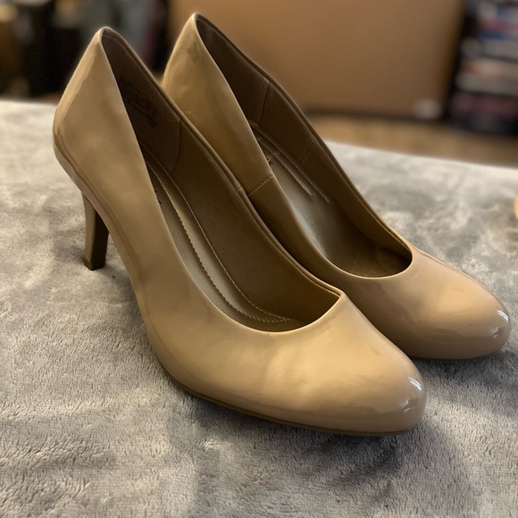 Comfort Plus Predictions Nude Heels - Picture 3 of 3